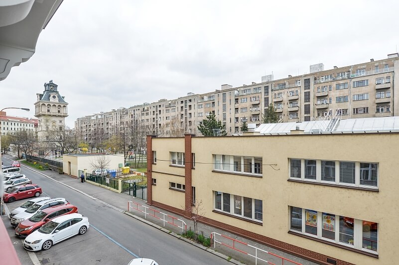 Na Výšinách, Bubeneč - Prague 7 | Rent, Apartment One-bedroom (2+1), 80 m²