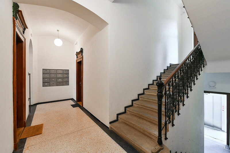 Na Výšinách, Bubeneč - Prague 7 | Rent, Apartment One-bedroom (2+1), 80 m²