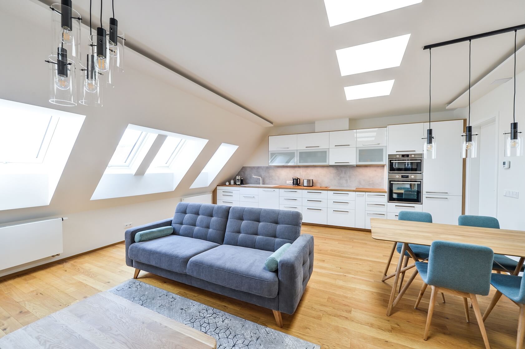 Radhošťská, Žižkov - Prague 3 | Rent, Apartment One-bedroom (2+kk), 88 m²