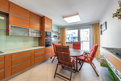 Svitákova, Stodůlky - Prague 5 | Sale, Apartment Three-bedroom (4+1), 156 m²