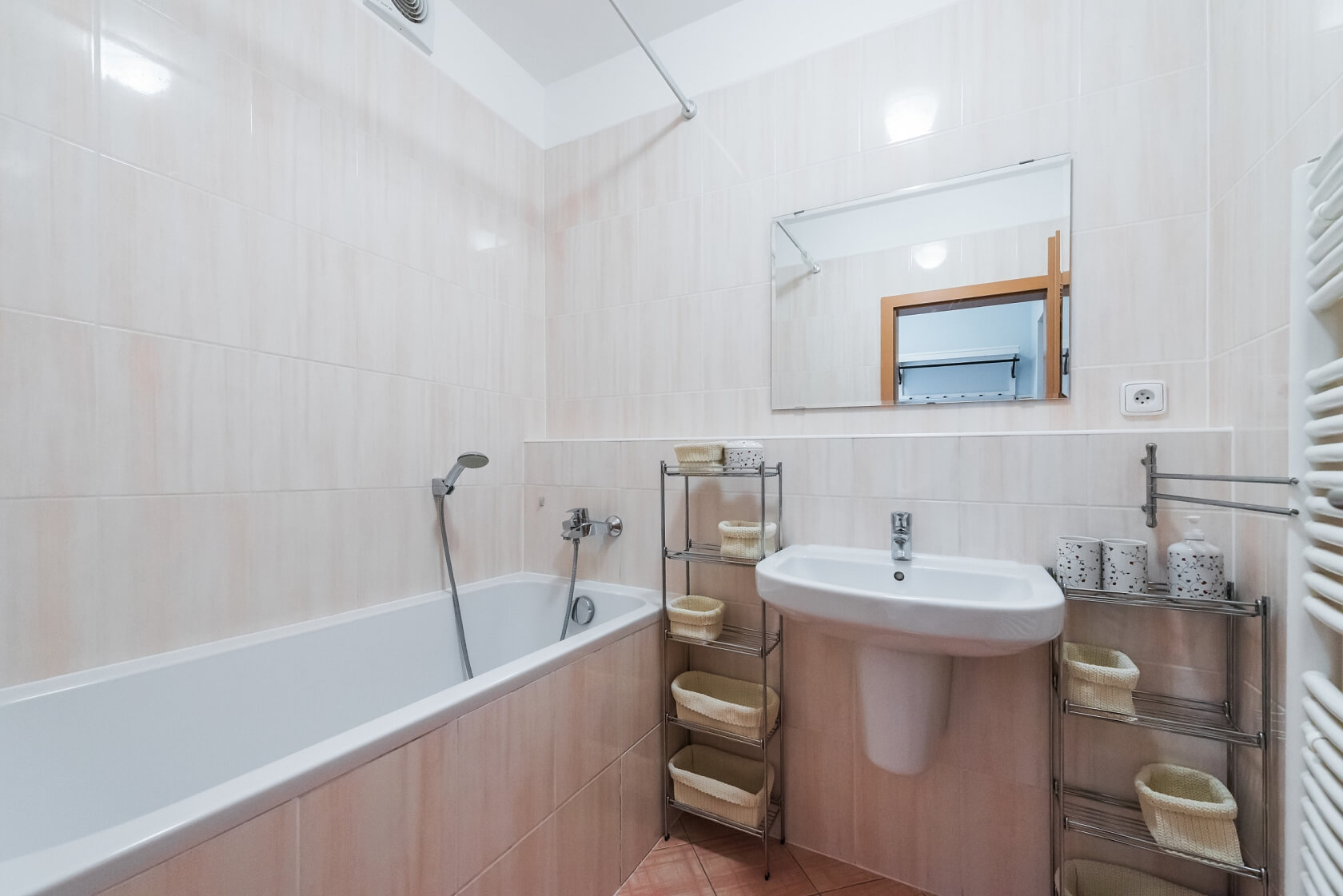 Na Maninách, Holešovice - Prague 7 | Rent, Apartment One-bedroom (2+kk), 80 m²