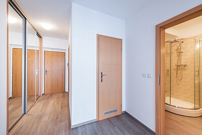 Nad Okrouhlíkem, Libeň - Prague 8 | Sale, Apartment One-bedroom (2+1), 69 m²