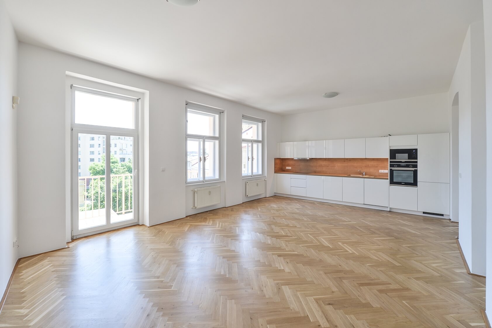 U Zvonařky, Vinohrady - Prague 2 | Rent, Apartment Three-bedroom (4+kk), 140 m²