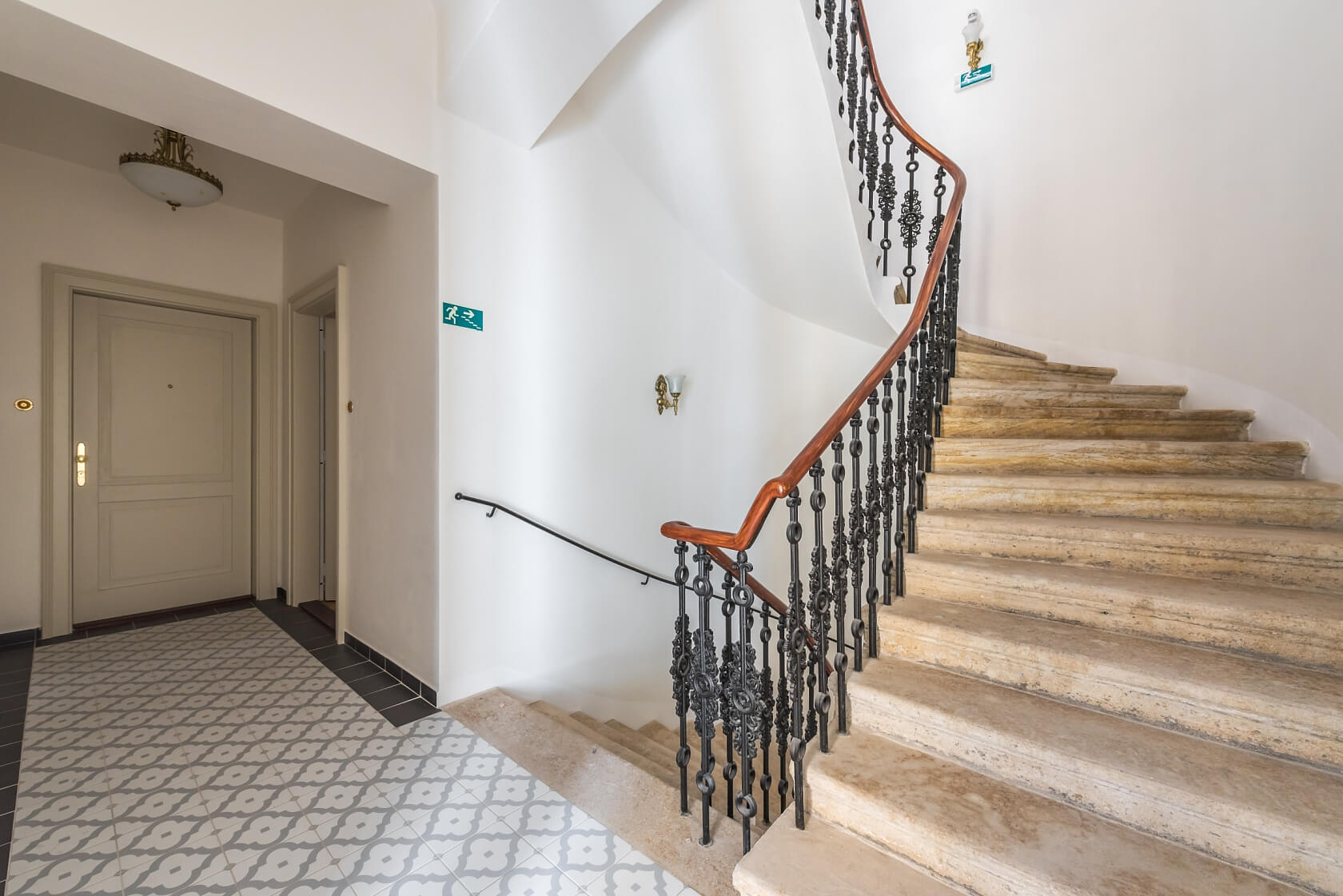 Myslíkova, Nové Město - Prague 2 | Rent, Apartment One-bedroom (2+kk), 68 m²