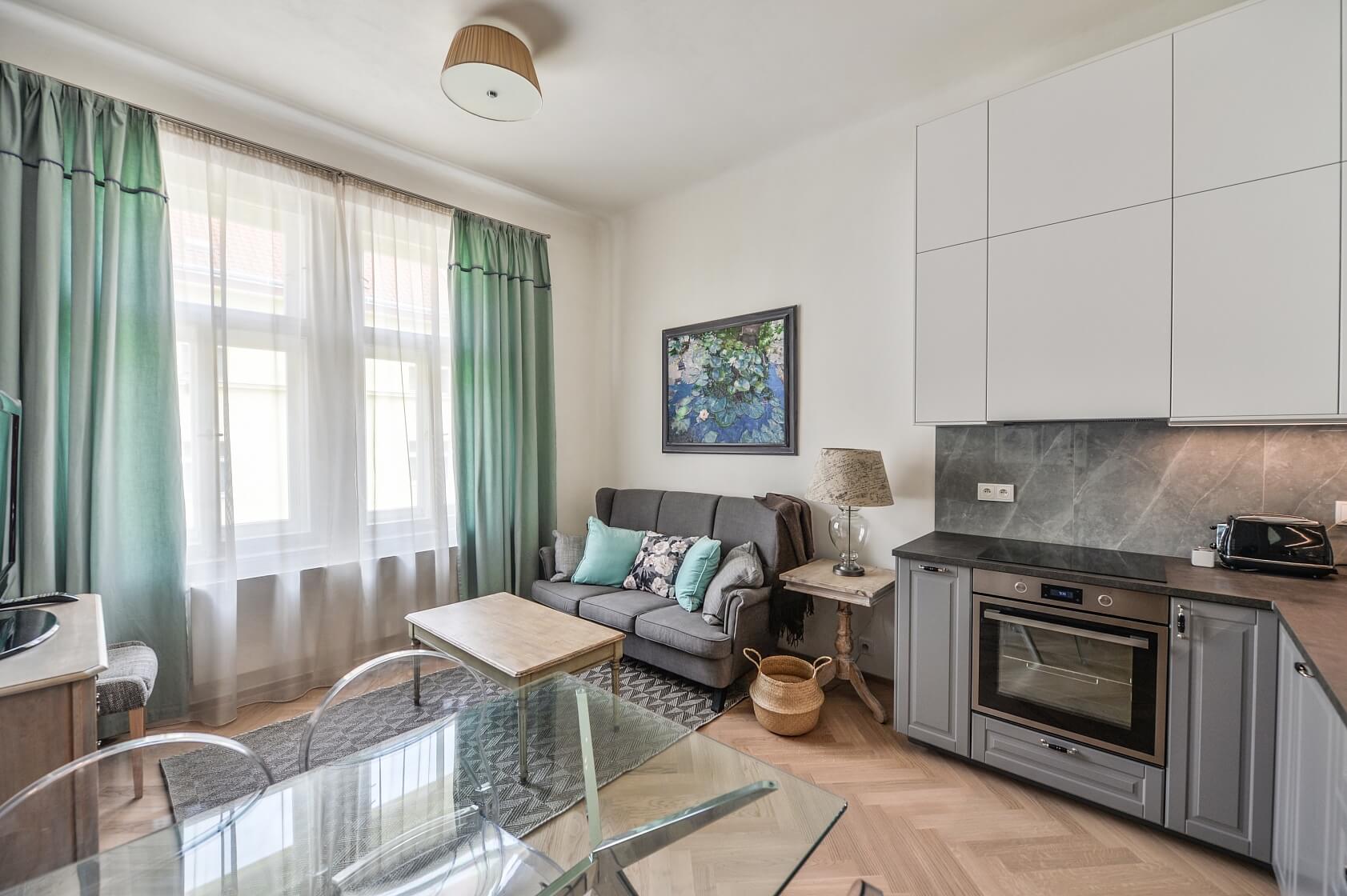 Holandská, Vršovice - Prague 10 | Rent, Apartment One-bedroom (2+kk), 47 m²