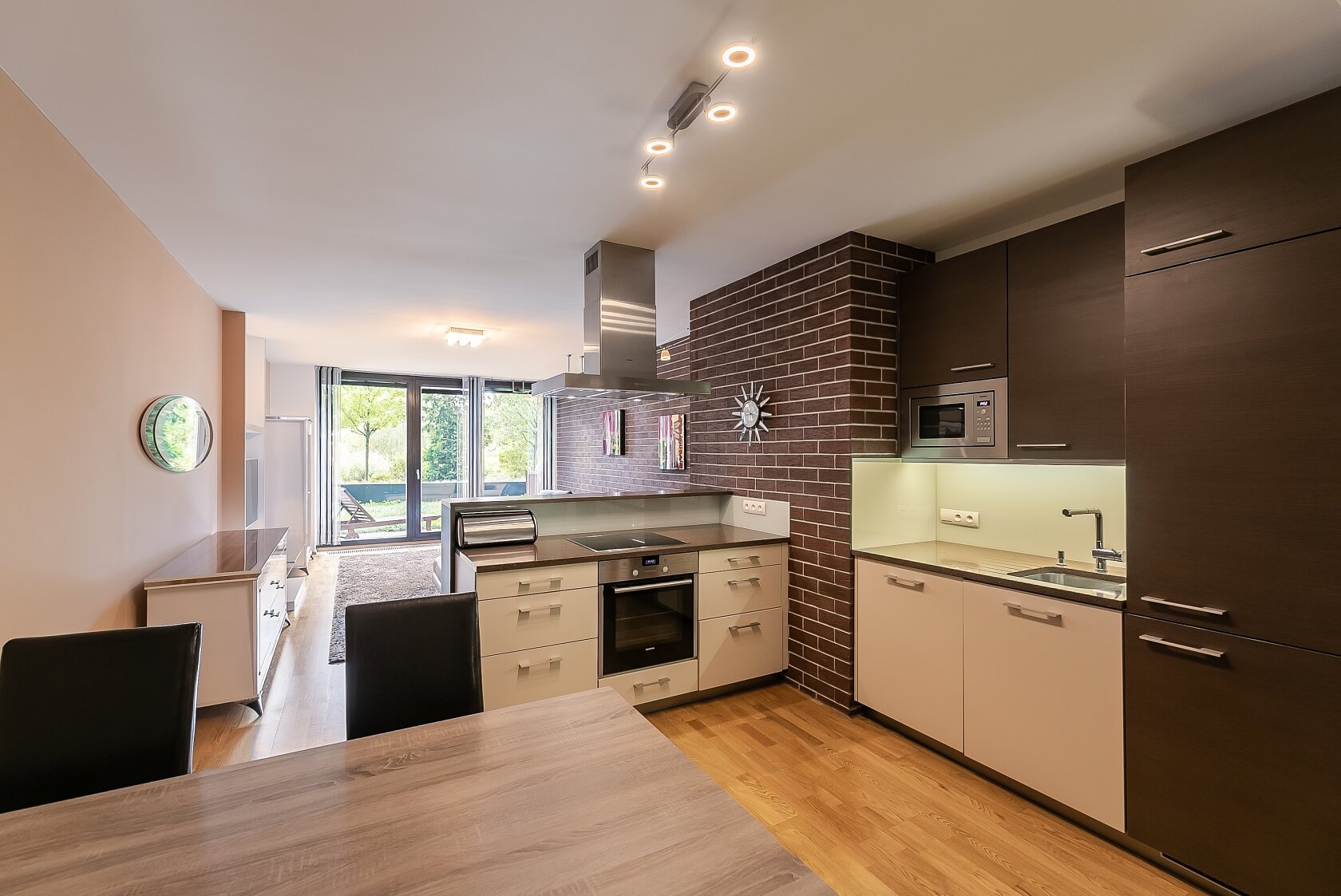 Ke Kapslovně, Žižkov - Prague 3 | Sale, Apartment One-bedroom (2+kk), 128 m²