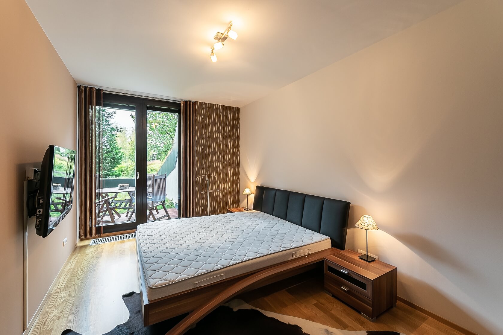 Ke Kapslovně, Žižkov - Prague 3 | Sale, Apartment One-bedroom (2+kk), 128 m²