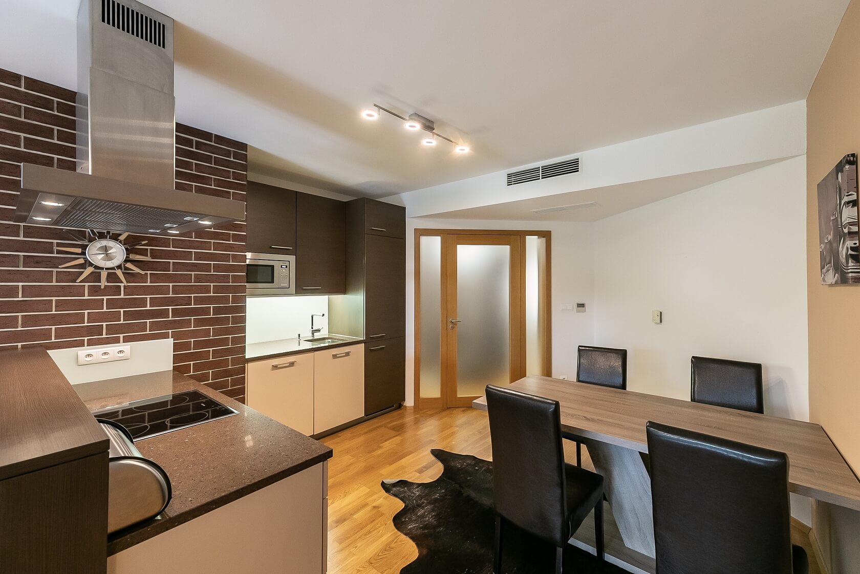 Ke Kapslovně, Žižkov - Prague 3 | Sale, Apartment One-bedroom (2+kk), 128 m²