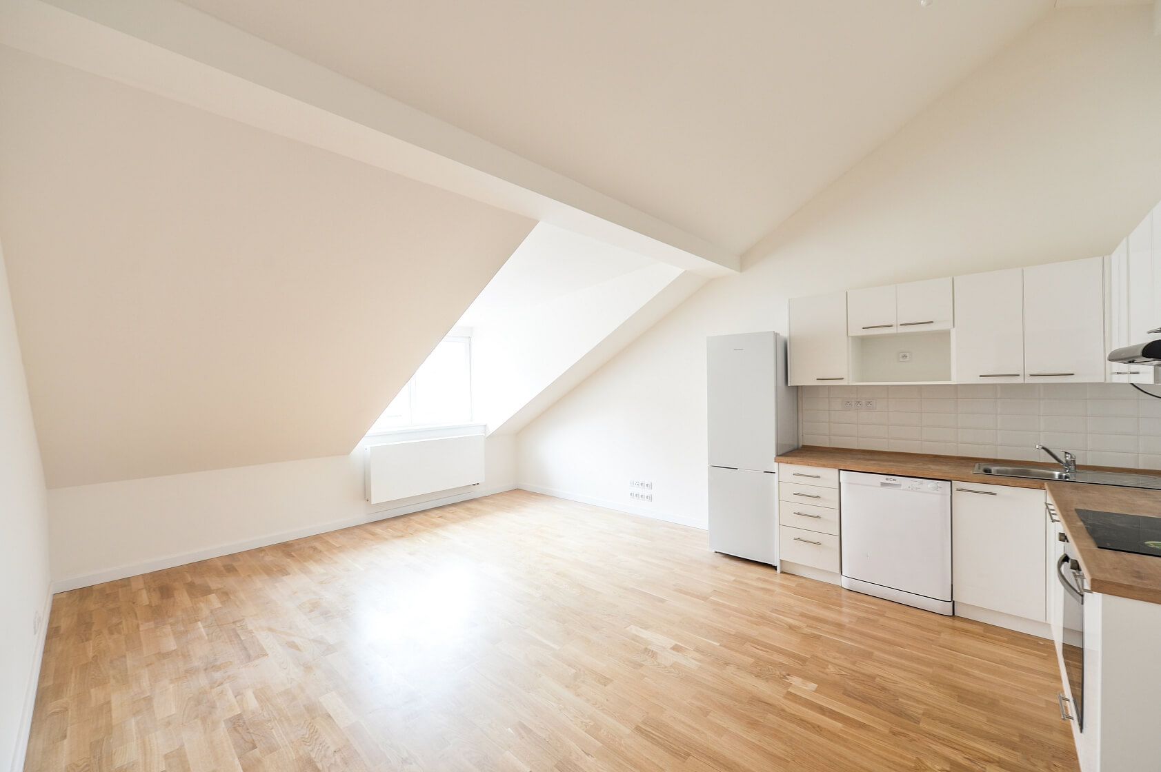 Řehořova, Žižkov - Prague 3 | Rent, Apartment Two-bedroom (3+kk), 88 m²