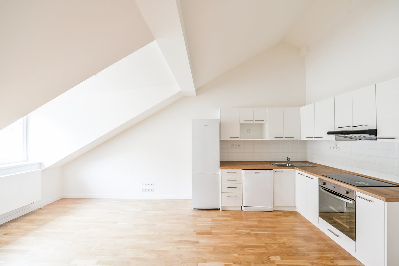 Řehořova, Žižkov - Prague 3 | Rent, Apartment Two-bedroom (3+kk), 88 m²