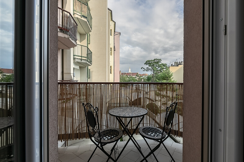 Holandská, Vršovice - Prague 10 | Rent, Apartment One-bedroom (2+kk), 70 m²