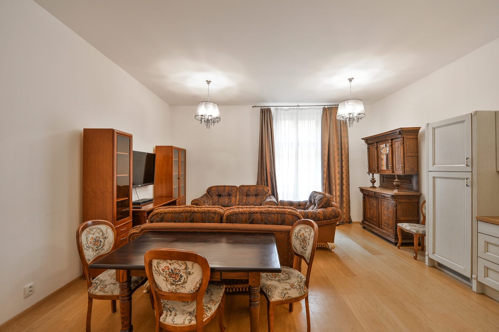 Staropramenná, Smíchov - Prague 5 | Rent, Apartment One-bedroom (2+kk), 80 m²