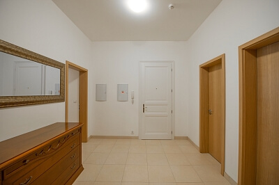 Staropramenná, Smíchov - Prague 5 | Rent, Apartment One-bedroom (2+kk), 80 m²
