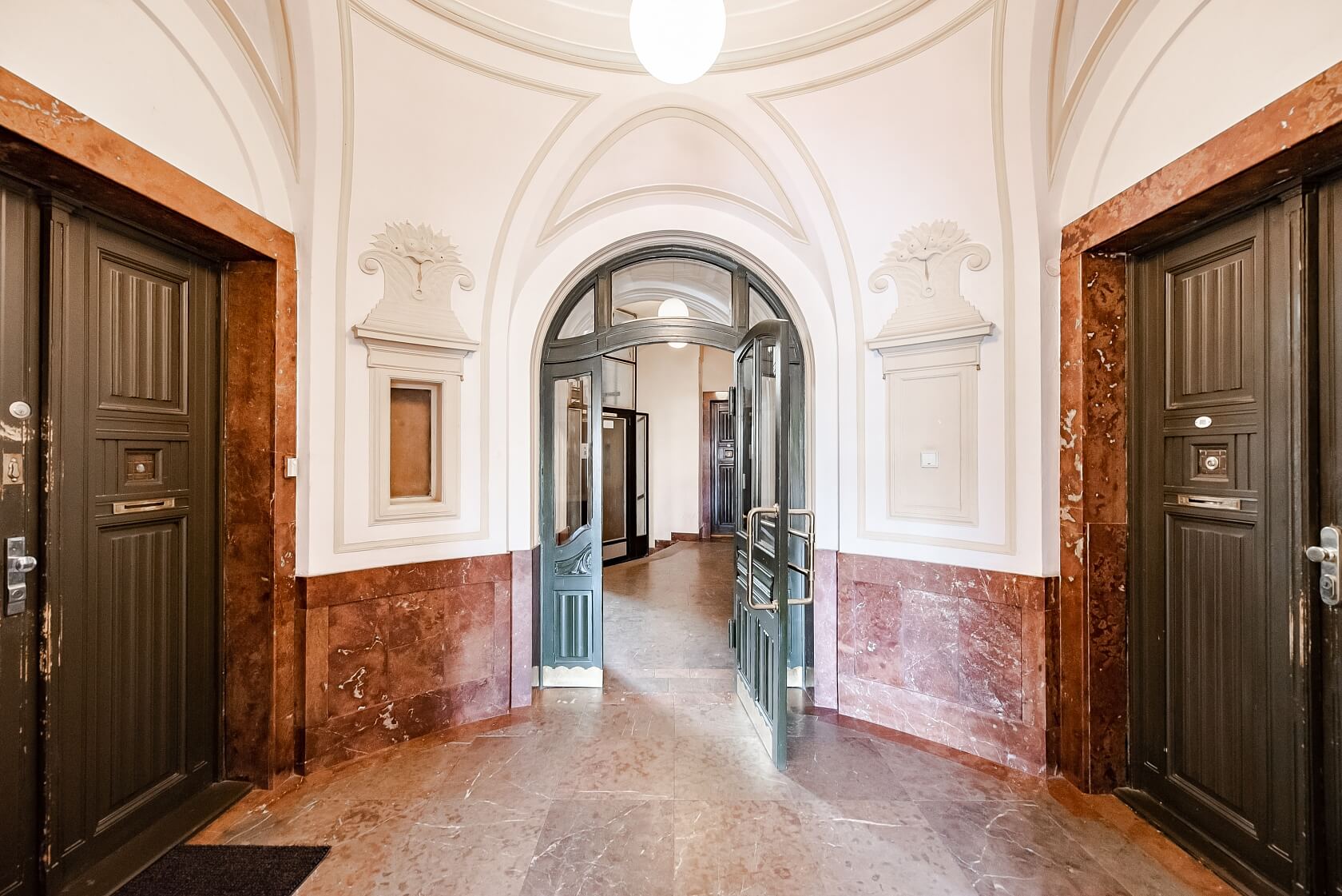 Janáčkovo nábřeží, Smíchov - Prague 5 | Rent, Apartment One-bedroom (2+kk), 65 m²