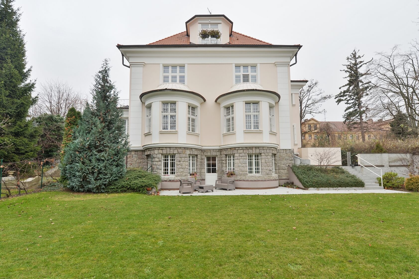 U Laboratoře, Střešovice - Prague 6 | Rent, Apartment One-bedroom (2+kk), 86 m²