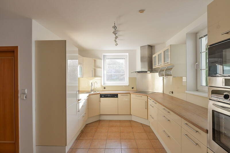 Kyjská, Hloubětín - Praha 9 | Pronájem, Rodinný dům 5+1, 440 m²