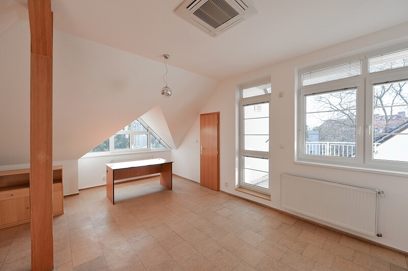 Kyjská, Hloubětín - Praha 9 | Pronájem, Rodinný dům 5+1, 440 m²