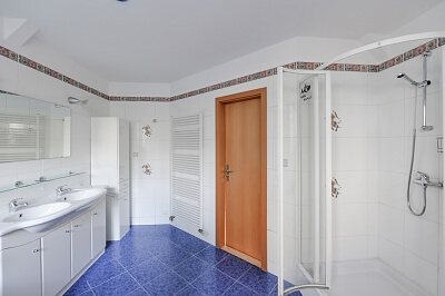 Kyjská, Hloubětín - Prague 9 | Rent, House Four-bedroom (5+1), 440 m²