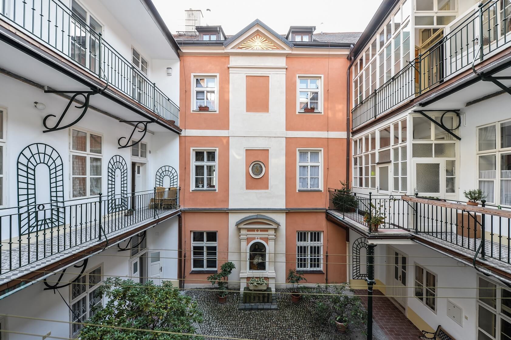 Liliová, Staré Město - Praha 1 | Pronájem, Byt 1+kk, 73 m²