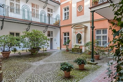 Liliová, Staré Město - Praha 1 | Pronájem, Byt 1+kk, 73 m²