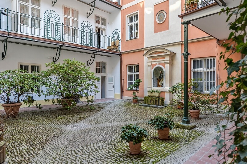 Liliová, Staré Město - Prague 1 | Rent, Apartment Studio (1+kk), 73 m²