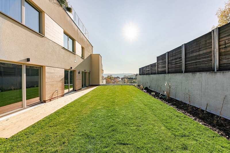 Zderazská, Radotín - Prague 5 | Sale, Apartment Three-bedroom (4+kk), 165 m²