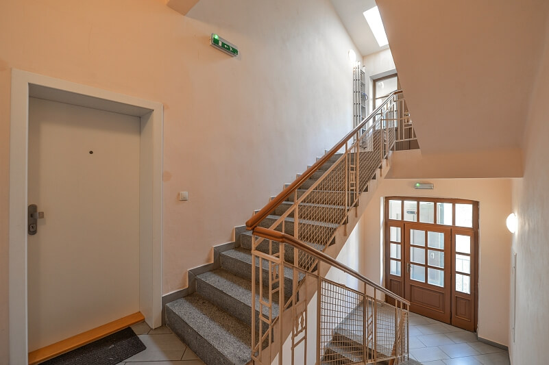 Neklanova, Vyšehrad - Prague 2 | Rent, Apartment One-bedroom (2+kk), 72 m²