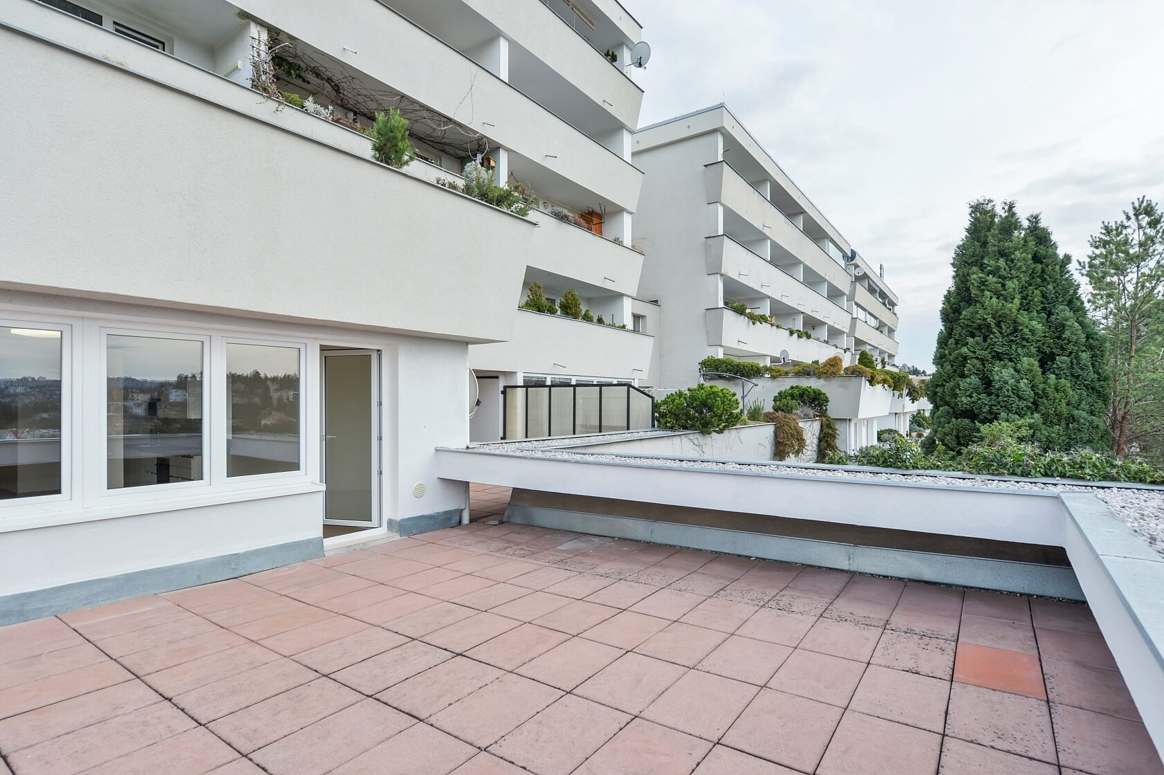 Na Vrstvách, Podolí - Prague 4 | Rent, Apartment Three-bedroom (4+kk), 189 m²