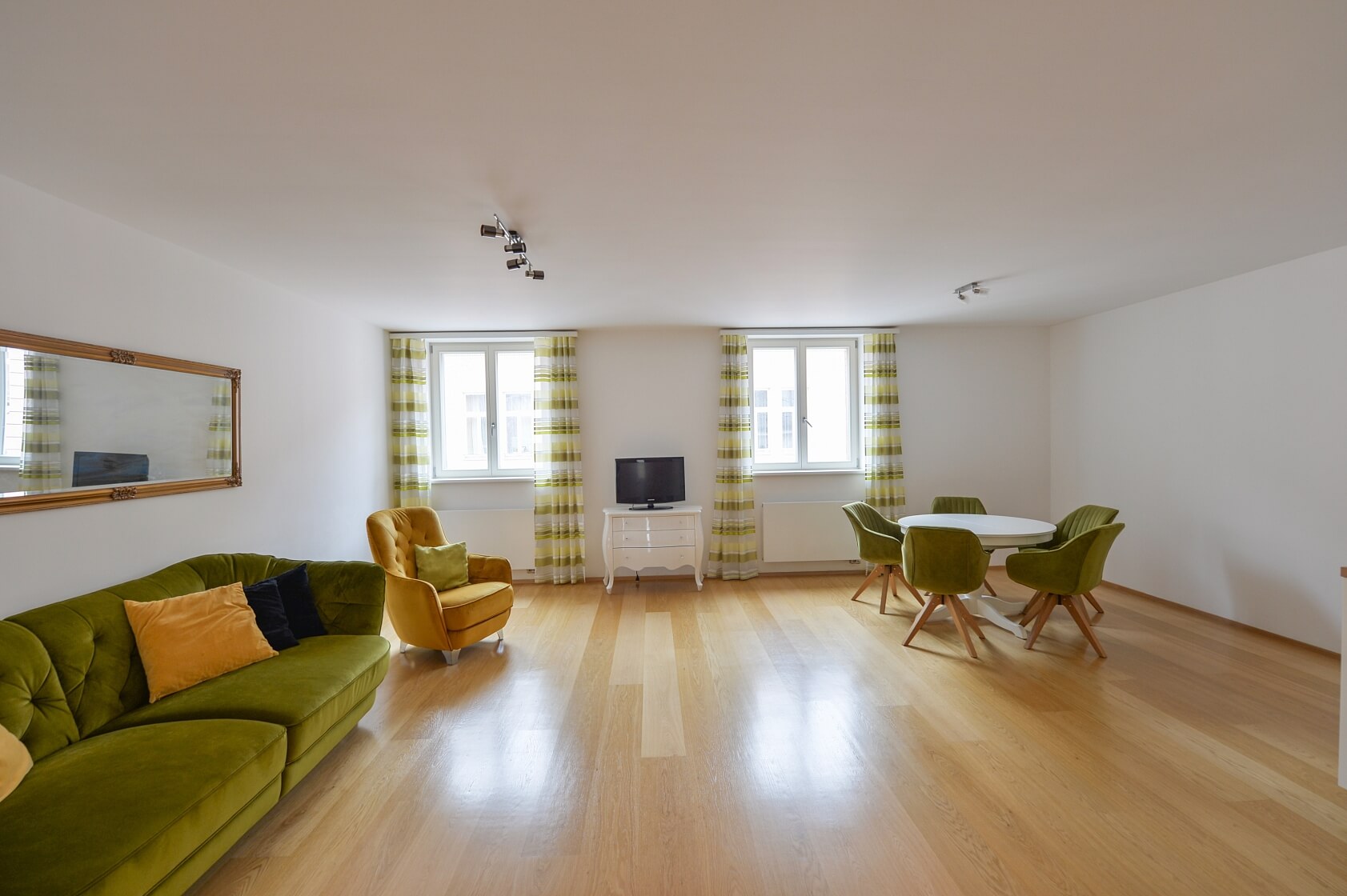 Staropramenná, Smíchov - Prague 5 | Rent, Apartment Two-bedroom (3+kk), 102 m²