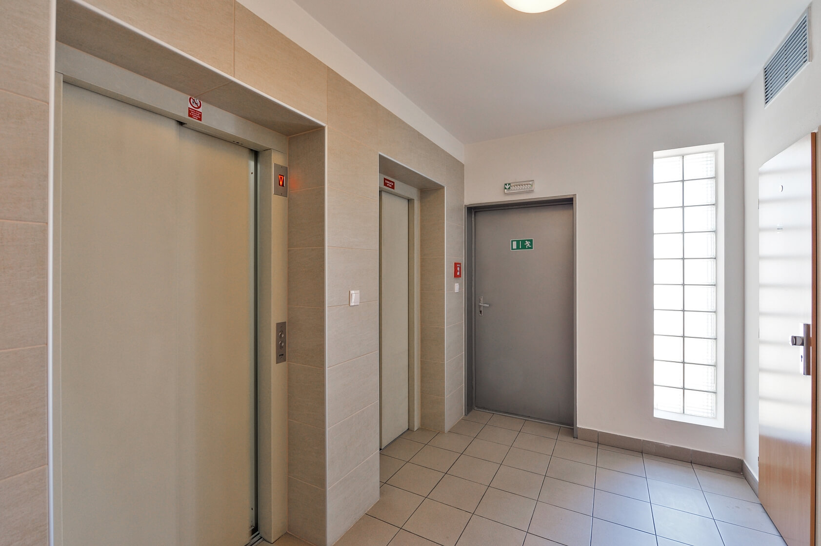 Hnězdenská, Troja - Praha 8 | Pronájem, Byt 3+kk, 82 m²