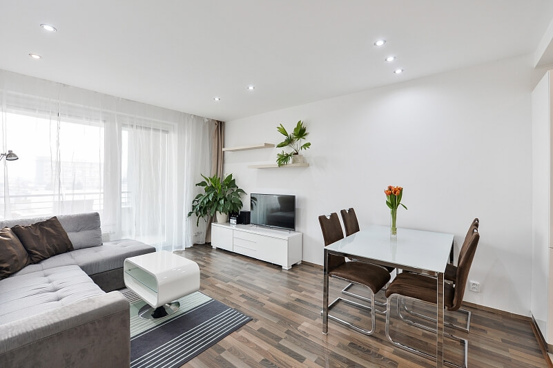 Nademlejnská, Hloubětín - Prague 9 | Sale, Apartment One-bedroom (2+kk), 60 m²