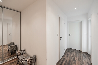 Nademlejnská, Hloubětín - Prague 9 | Sale, Apartment One-bedroom (2+kk), 60 m²
