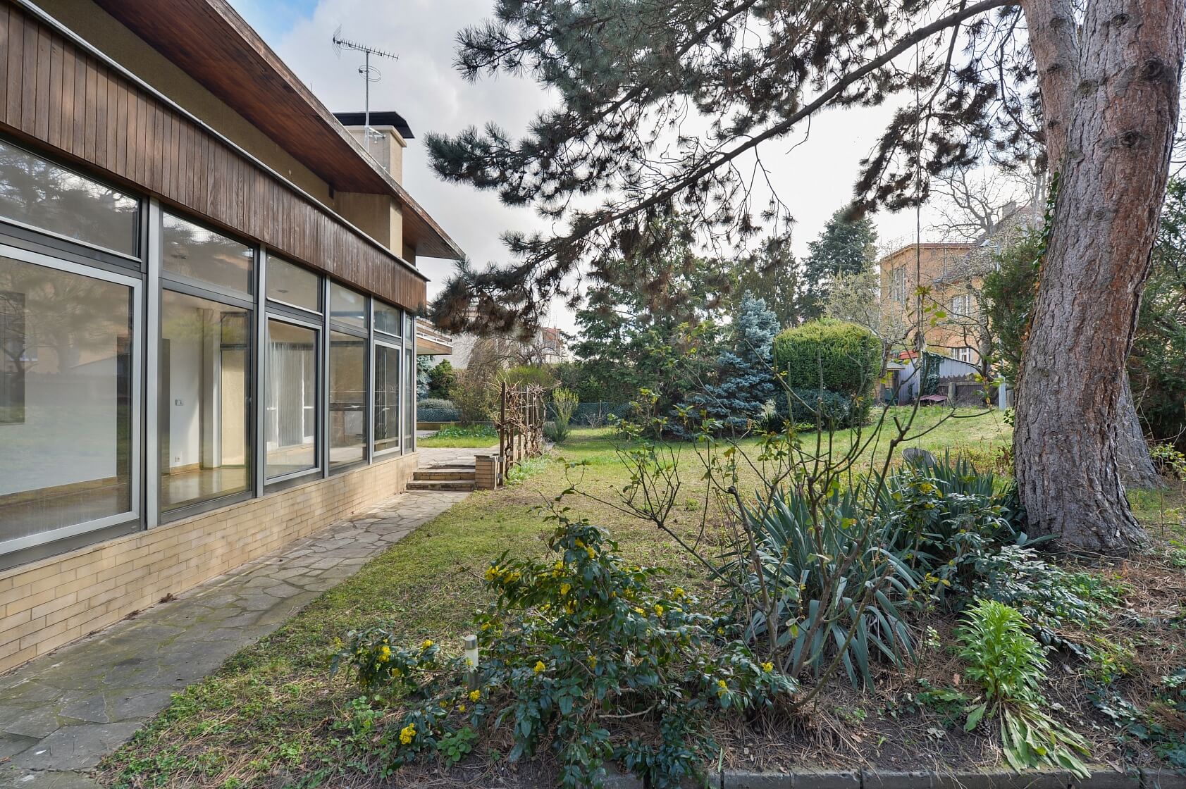 Albánská, Bubeneč - Praha 6 | Pronájem, Rodinný dům 6+kk, 450 m²