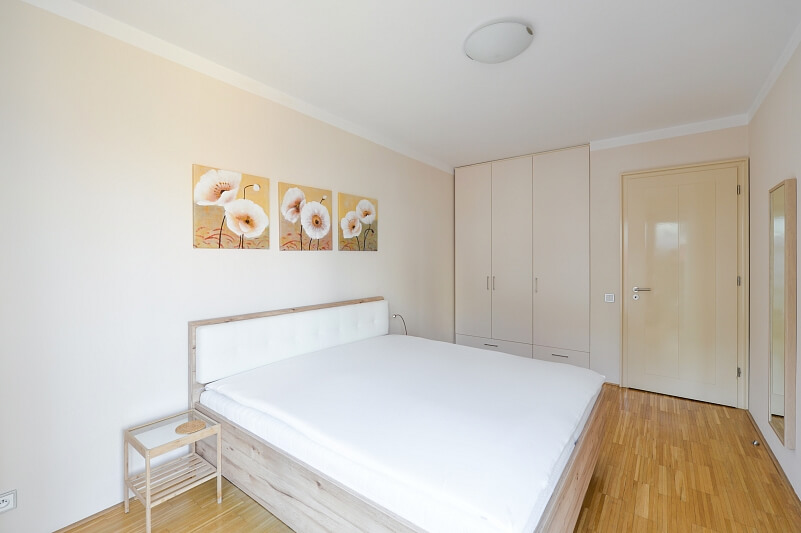 Rohanské nábřeží, Karlín - Praha 8 | Pronájem, Byt 2+kk, 54 m²