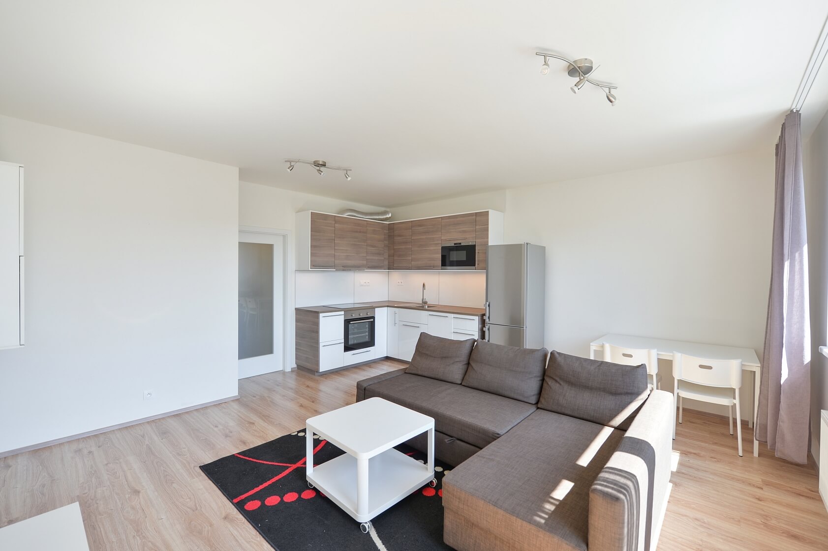 Pod Jarovem, Žižkov - Prague 3 | Rent, Apartment One-bedroom (2+kk), 67 m²