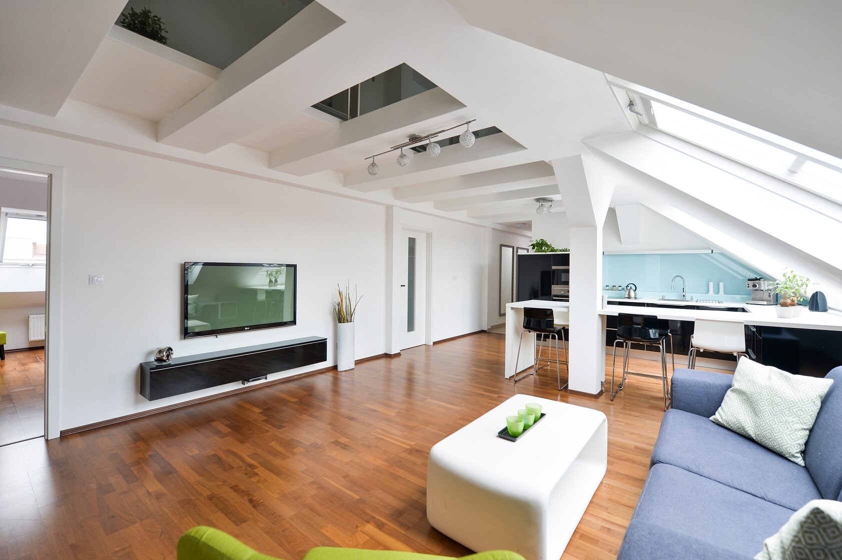 Letohradská, Holešovice - Prague 7 | Rent, Apartment One-bedroom (2+kk), 90 m²