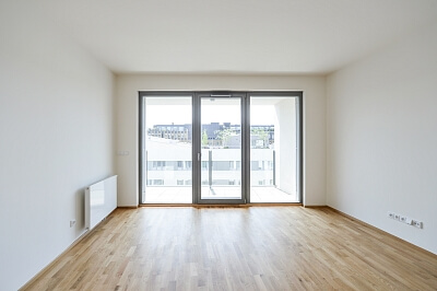 U Mlýnského kanálu, Karlín - Prague 8 | Rent, Apartment One-bedroom (2+kk), 67 m²