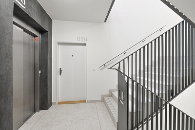 U Mlýnského kanálu, Karlín - Prague 8 | Rent, Apartment One-bedroom (2+kk), 67 m²