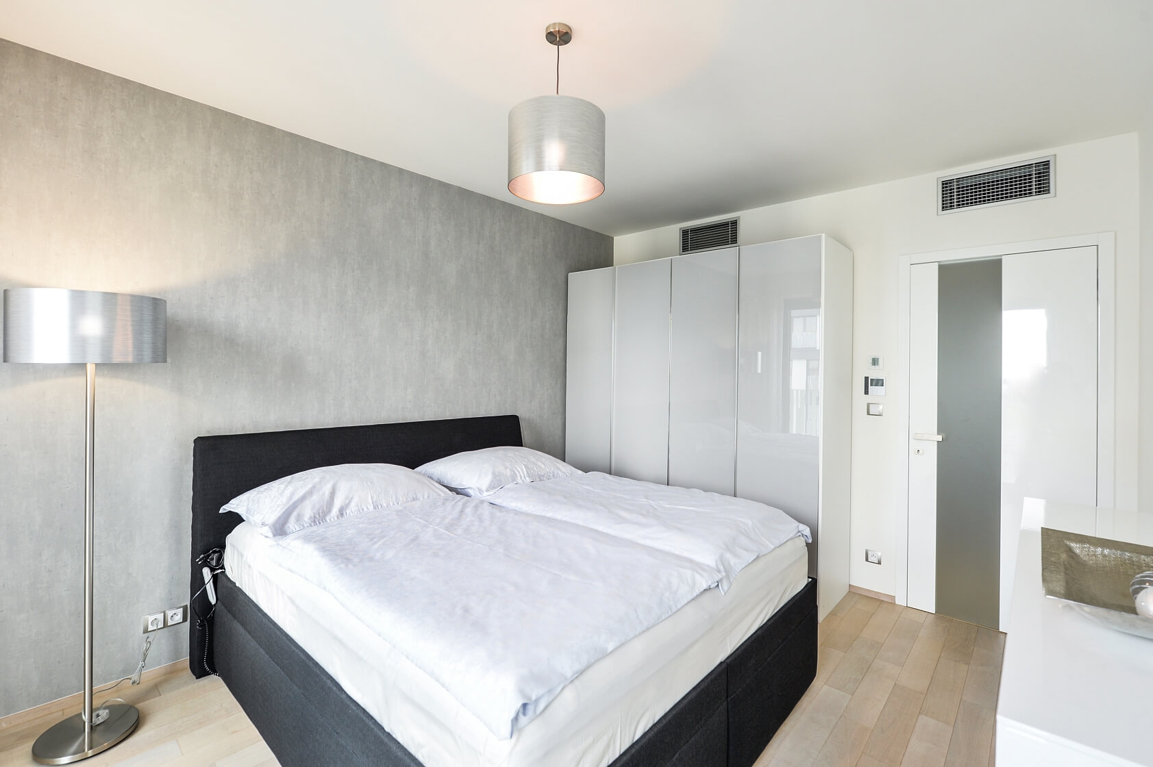 Olšanská, Žižkov - Prague 3 | Rent, Apartment One-bedroom (2+kk), 60 m²