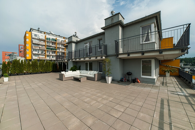 Kabešova, Vysočany - Prague 9 | Rent, Apartment Three-bedroom (4+kk), 288 m²