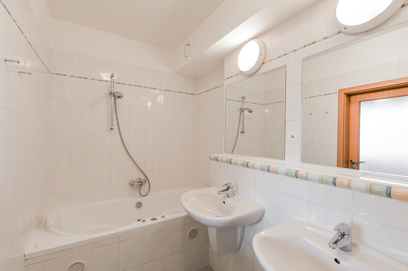 Tibetská, Vokovice - Praha 6 | Pronájem, Byt 4+kk, 142 m²