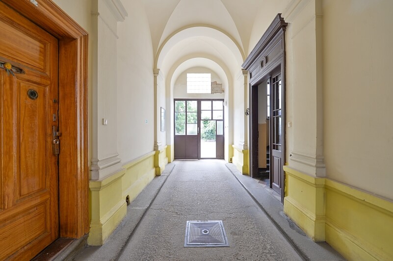 Mezibranská, Nové Město - Prague 1 | Rent, Apartment One-bedroom (2+kk), 50 m²
