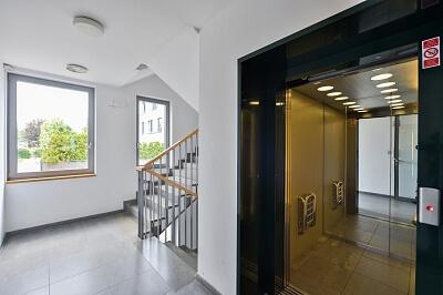 Valečovská, Prosek - Prague 9 | Rent, Apartment One-bedroom (2+kk), 81 m²