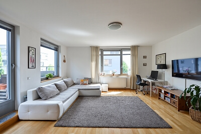 Valečovská, Prosek - Prague 9 | Rent, Apartment One-bedroom (2+kk), 81 m²