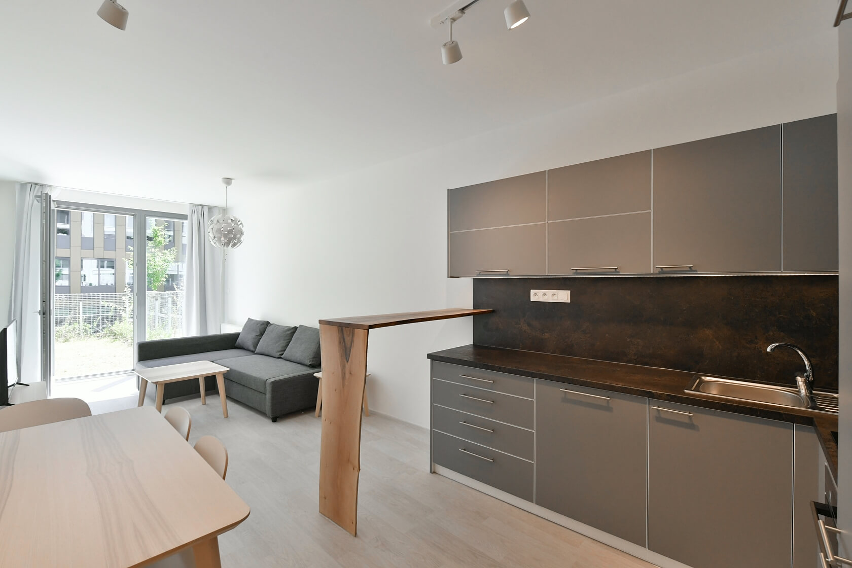 U Mlýnského kanálu, Karlín - Praha 8 | Pronájem, Byt 2+kk, 56 m²