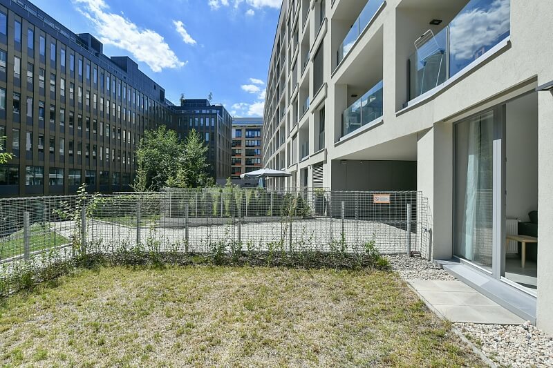 U Mlýnského kanálu, Karlín - Praha 8 | Pronájem, Byt 2+kk, 56 m²