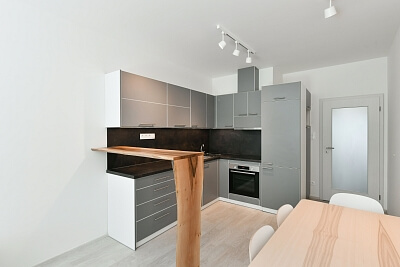 U Mlýnského kanálu, Karlín - Praha 8 | Pronájem, Byt 2+kk, 56 m²