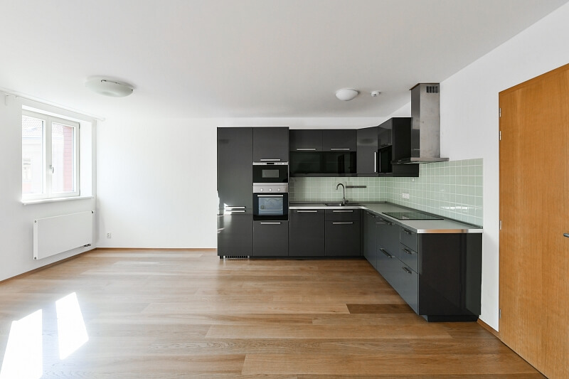Staropramenná, Smíchov - Praha 5 | Pronájem, Byt 2+kk, 80 m²