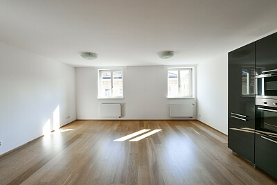 Staropramenná, Smíchov - Prague 5 | Rent, Apartment One-bedroom (2+kk), 80 m²