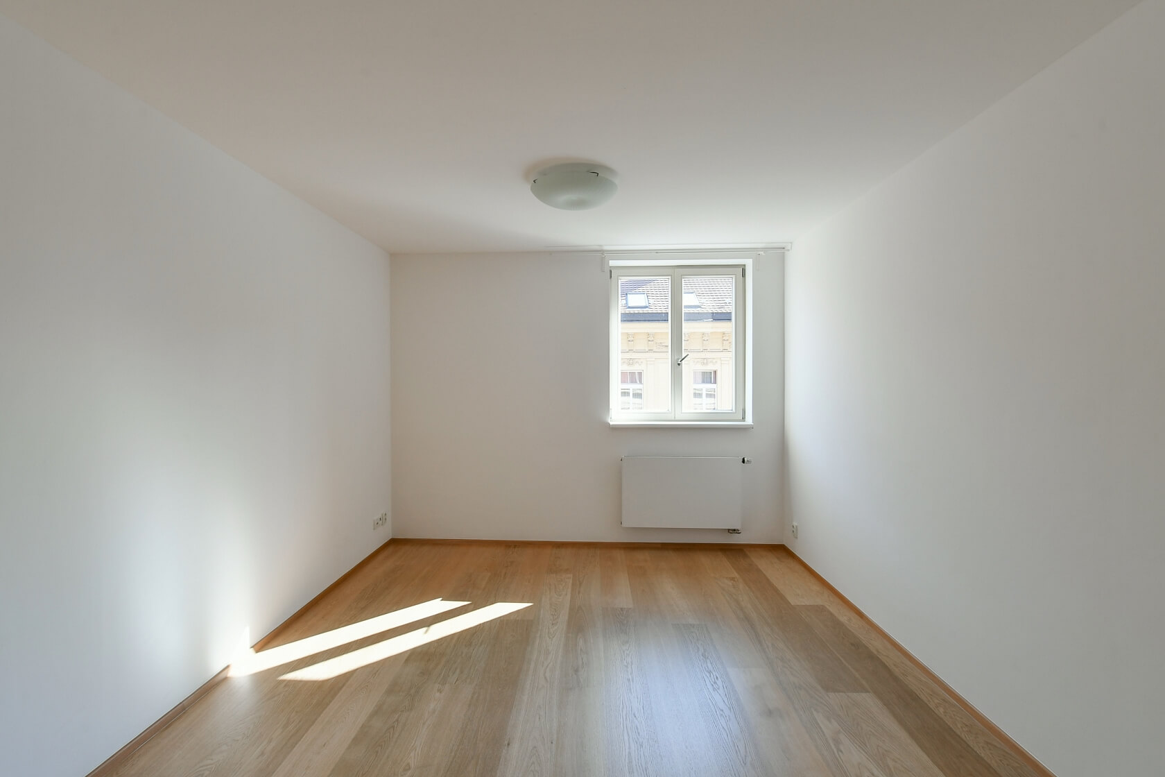 Staropramenná, Smíchov - Prague 5 | Rent, Apartment One-bedroom (2+kk), 80 m²